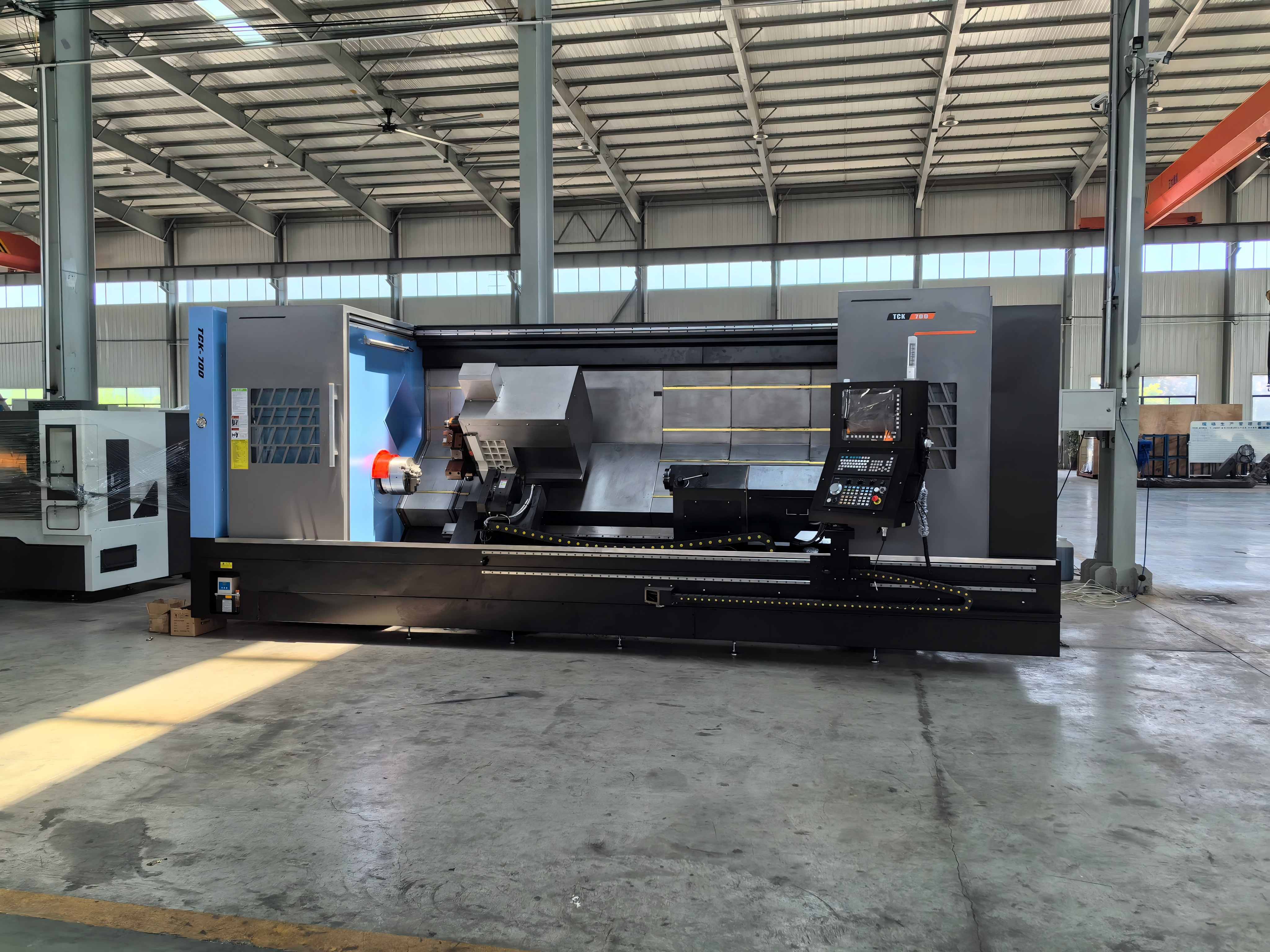 How to Choose Between a Flat-Bed and Slant-Bed CNC Lathe